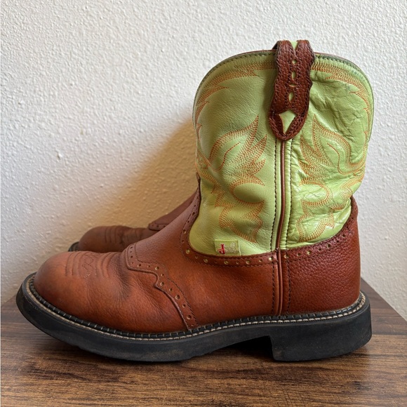 Justin Women’s Gypsy Cowboy Boots - Picture 2 of 9